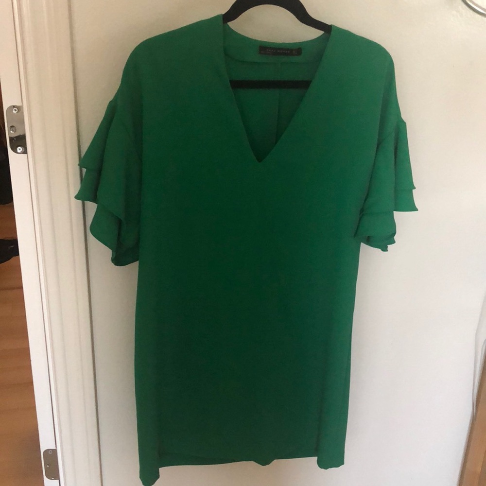 Beautiful, emerald green Zara dress. Never worn.
